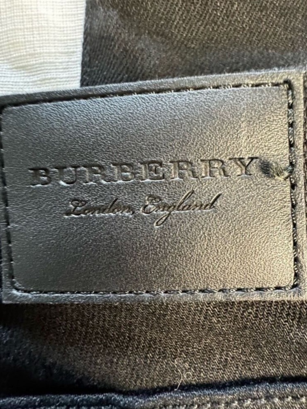 Burberry Women's Skinny Jeans in Black size 26